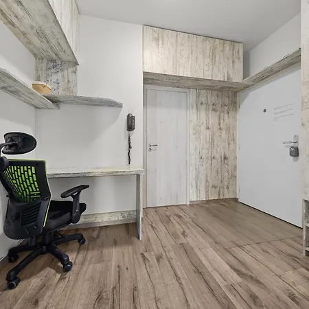 Air-conditioned, 2 With Balcony, New Building Raca Lägenhet