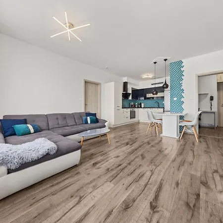 Апартаменты Air-conditioned, 2 With Balcony, New Building Raca