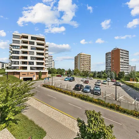 Air-conditioned, 2 With Balcony, New Building Raca Apartmán