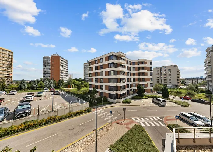 Air-conditioned, 2 With Balcony, New Building Raca דירה ברטיסלאבה