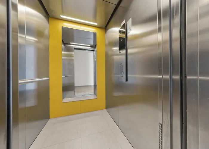 Air-conditioned, 2 With Balcony, New Building Raca דירה *